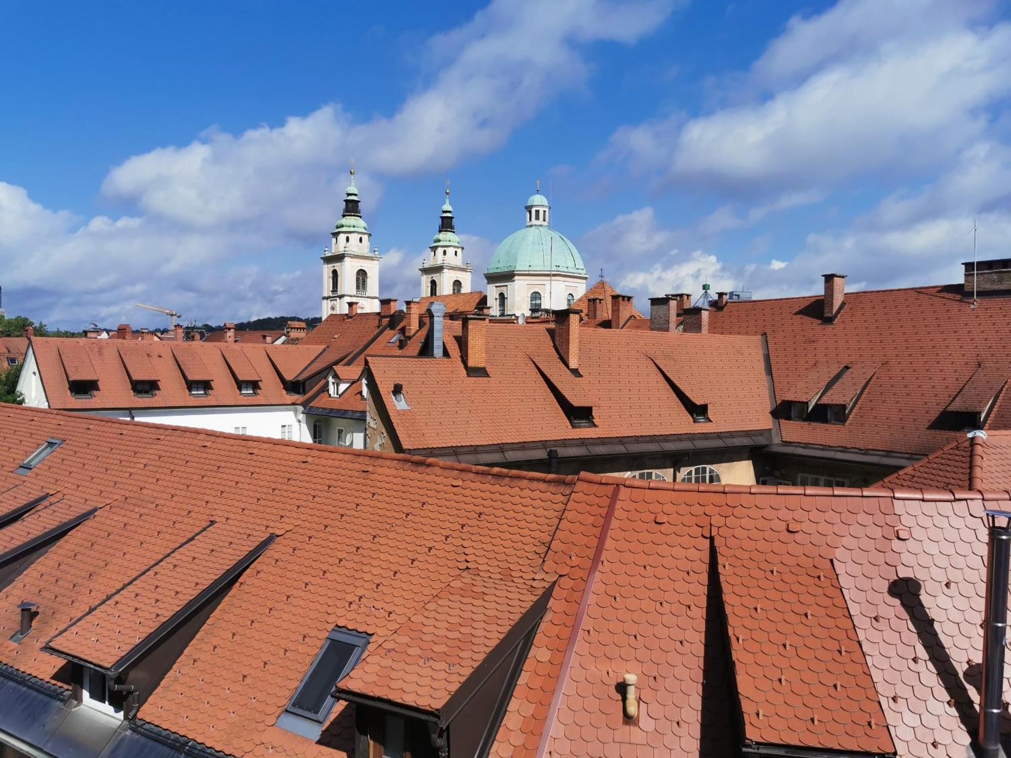 Under The Castle Apartments Ljubljana Exteriör bild
